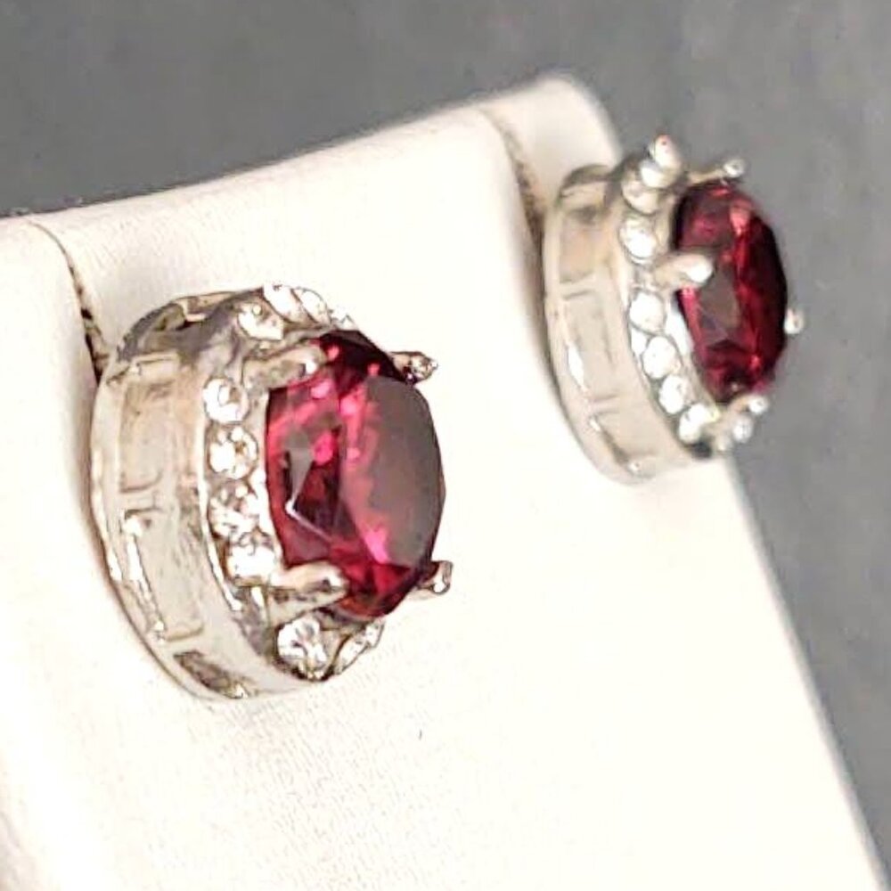 Faux ruby and diamond stud earrings - Picture 4 of 9